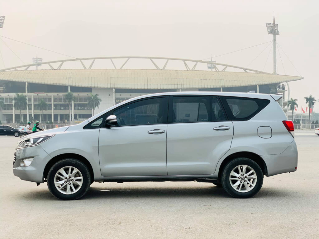 Dịch vụ cho thuê xe innova đón tiễn sân bay Tân Sơn Nhất